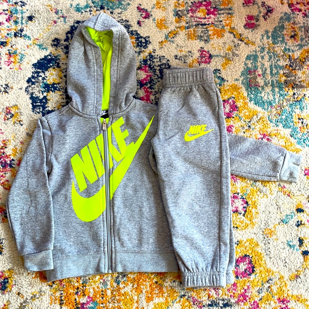 Nike logo set 3T grey zip up hoodie + sweatpants
